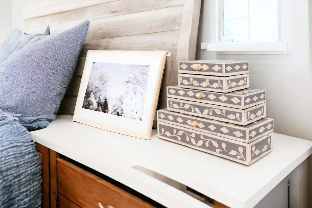 Set of 3 Inlay Boxes Hand-crafted in Gray and White image 0