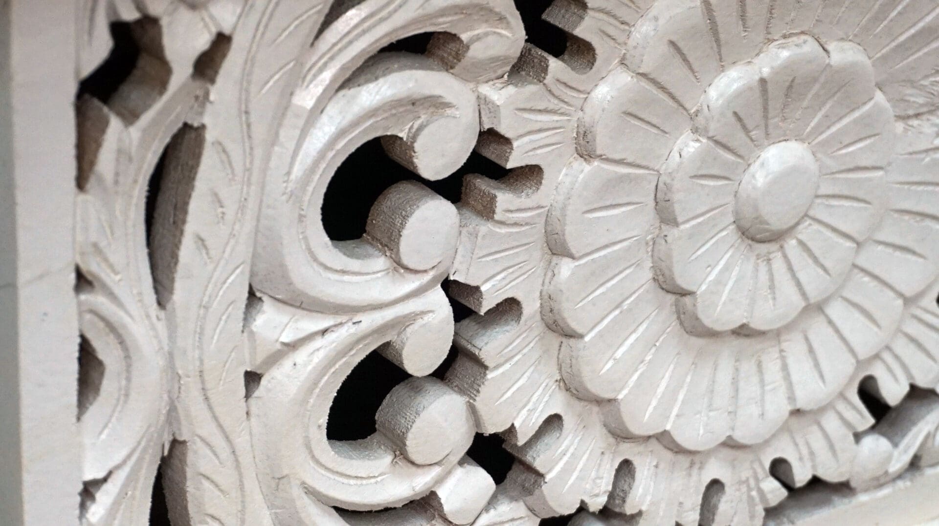 Small Mandala Cut-Out Trunk with Square Legs image 2